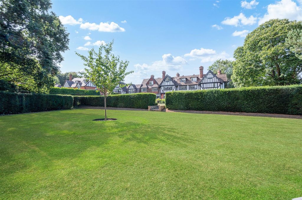 Additional image 24 of 2 bed flat for saleHolly Hill Park, Banstead SM7