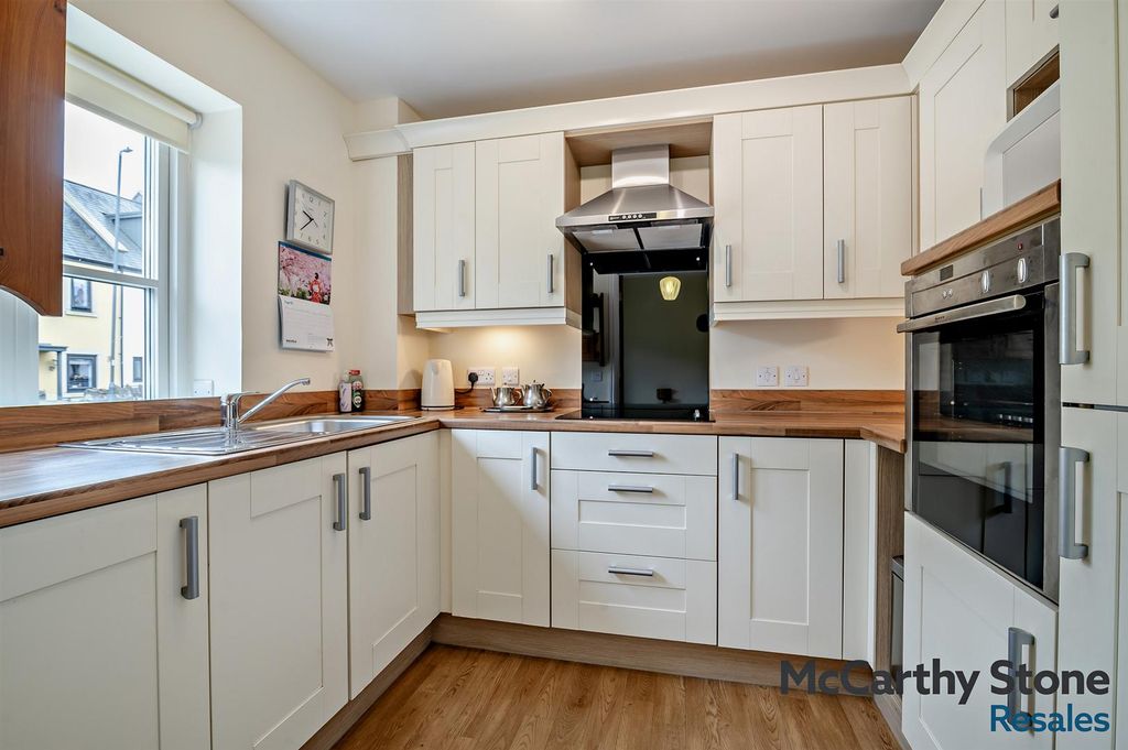 Additional image 3 of 1 bed flat for saleBarnhill Court, Barnhill Road, Chipping Sodbury, Bristol BS37