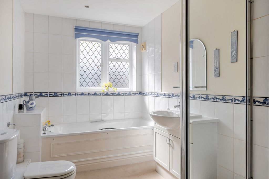Additional image 12 of 3 bed flat for saleHolly Hill Drive, Banstead SM7