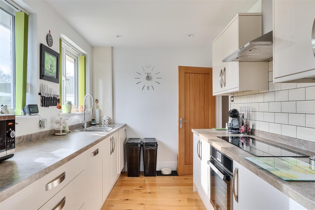 Additional image 12 of 3 bed detached bungalow for saleBushey Shaw, Ashtead KT21