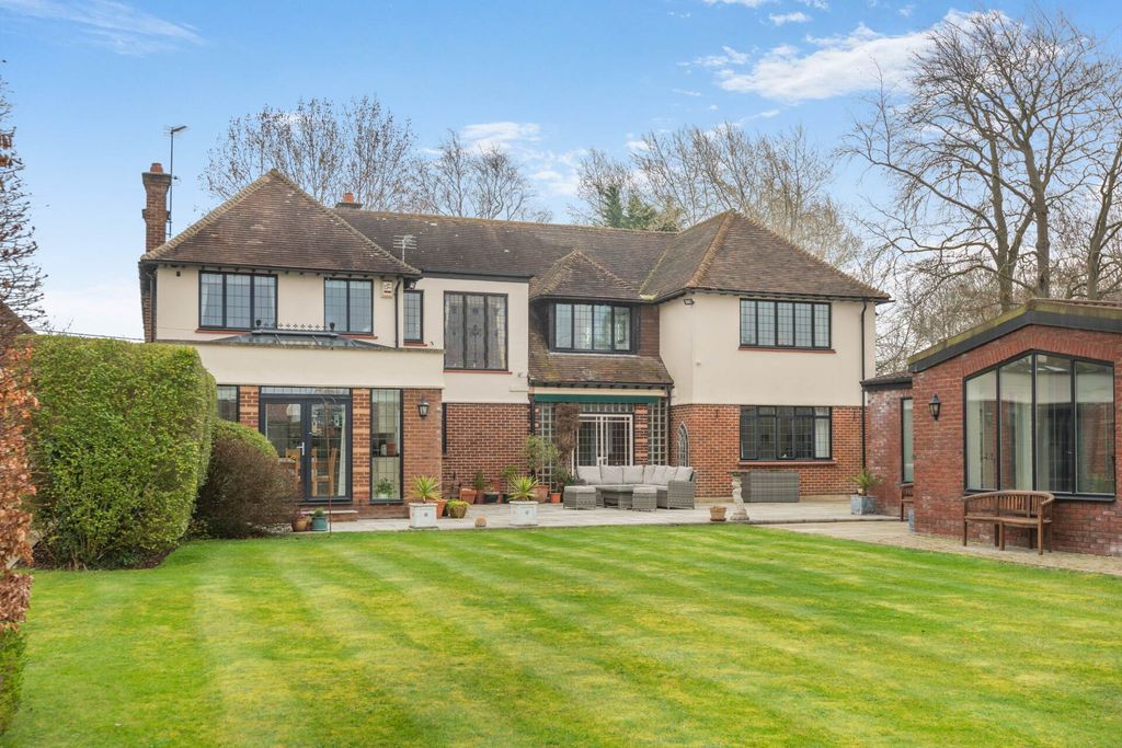 Additional image 3 of 6 bed detached house for saleNew Road, Weston Turville HP22