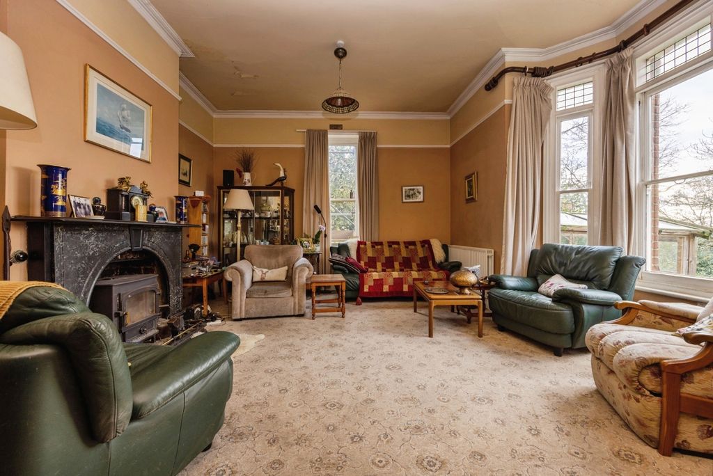 Additional image 7 of 7 bed detached house for saleCambridge Road, Aldershot, Hampshire GU11