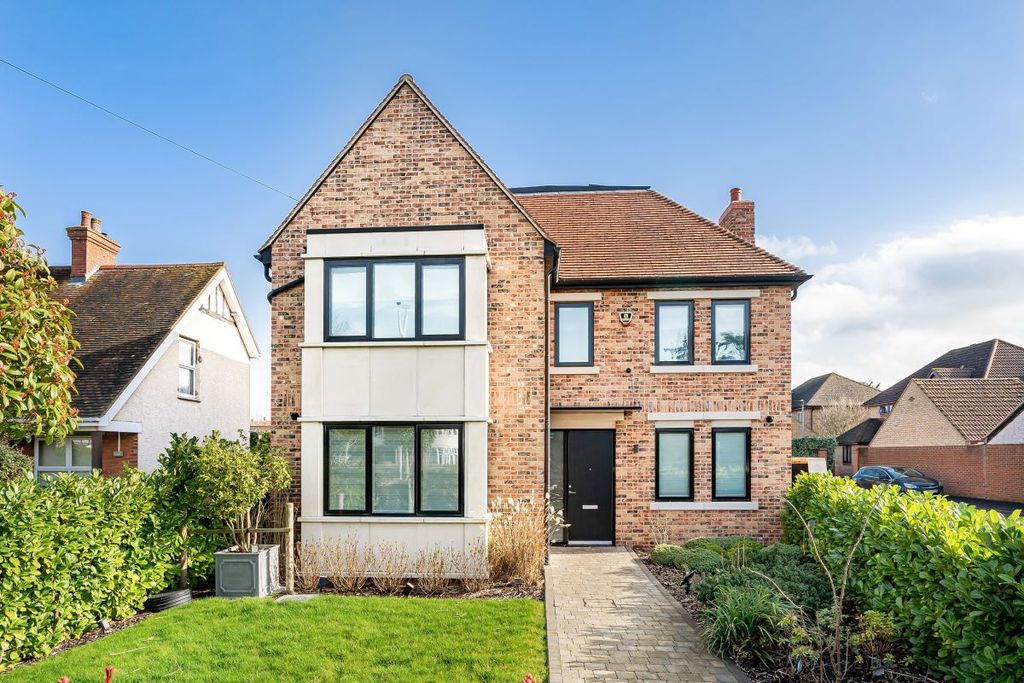5 bed detached house for sale137 Kimbolton Road, Bedford, Bedfordshire MK41