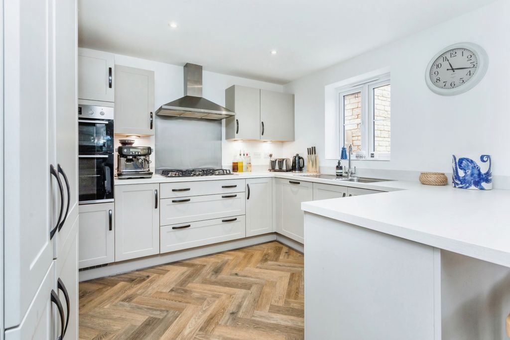 Additional image 3 of 4 bed detached house for saleRomford Close, Bicester OX26