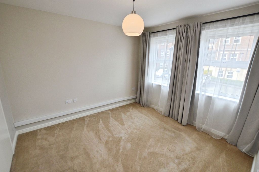 Additional image 4 of 2 bed flat for saleWhitehall Croft, Leeds, West Yorkshire LS12