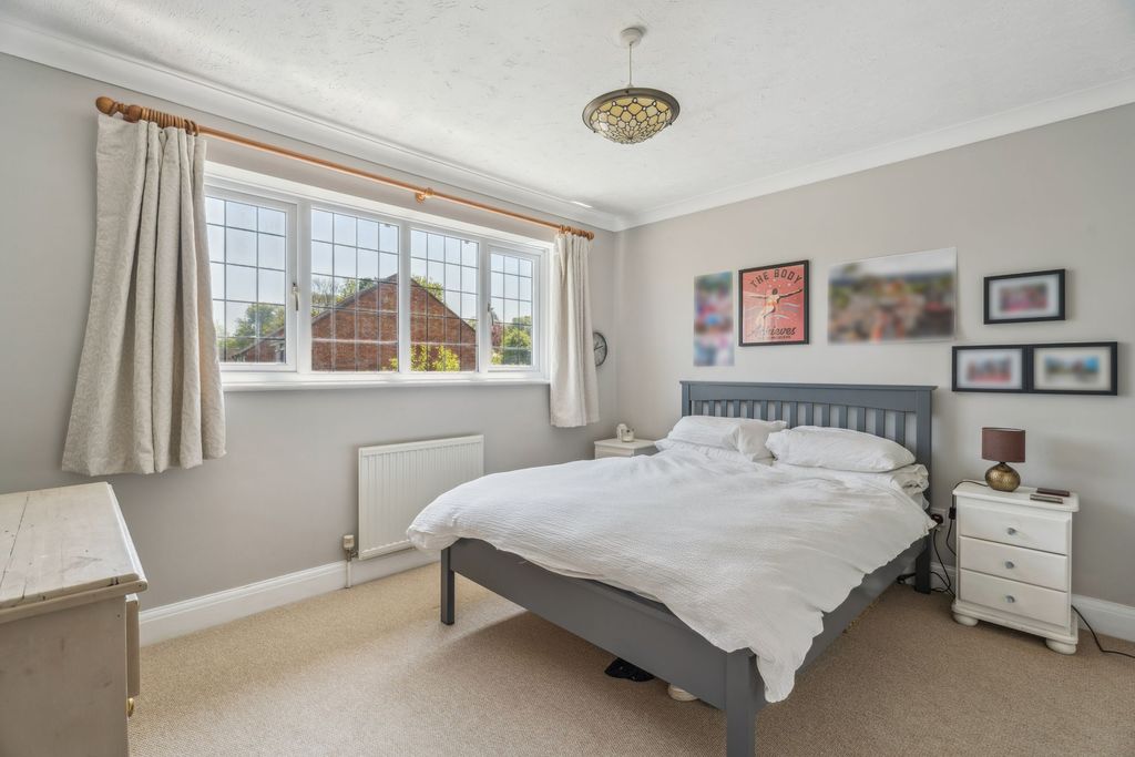 Additional image 12 of 4 bed detached house for saleThe Glebe, Weston Turville HP22