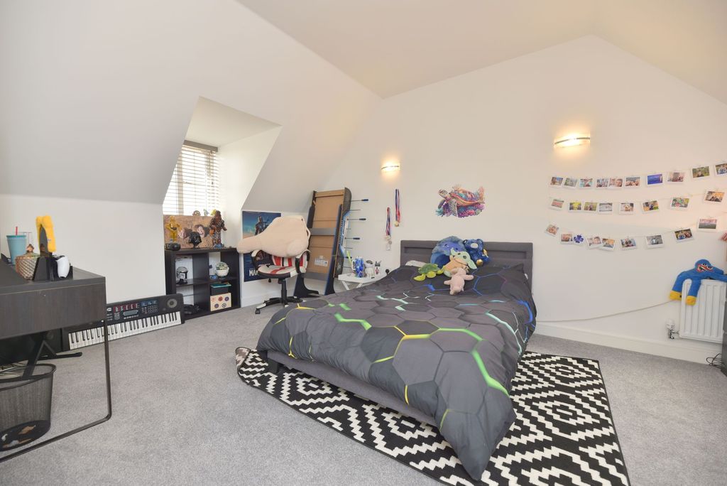 Additional image 20 of 5 bed detached house for saleBellflower Gardens, Biggleswade SG18