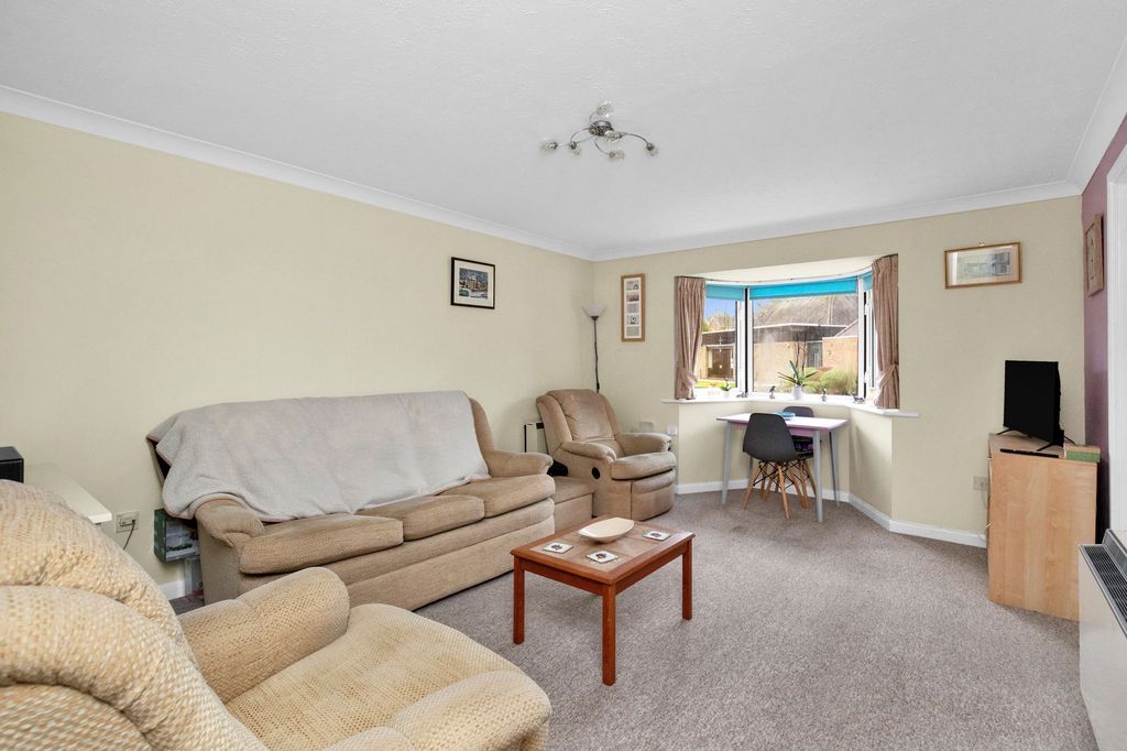 Additional image 6 of 2 bed flat for saleEllingham Close, Alresford SO24