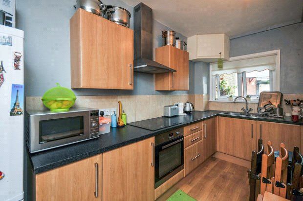 13 bed flat for saleCroydon Road, Beckenham BR3 photo 2