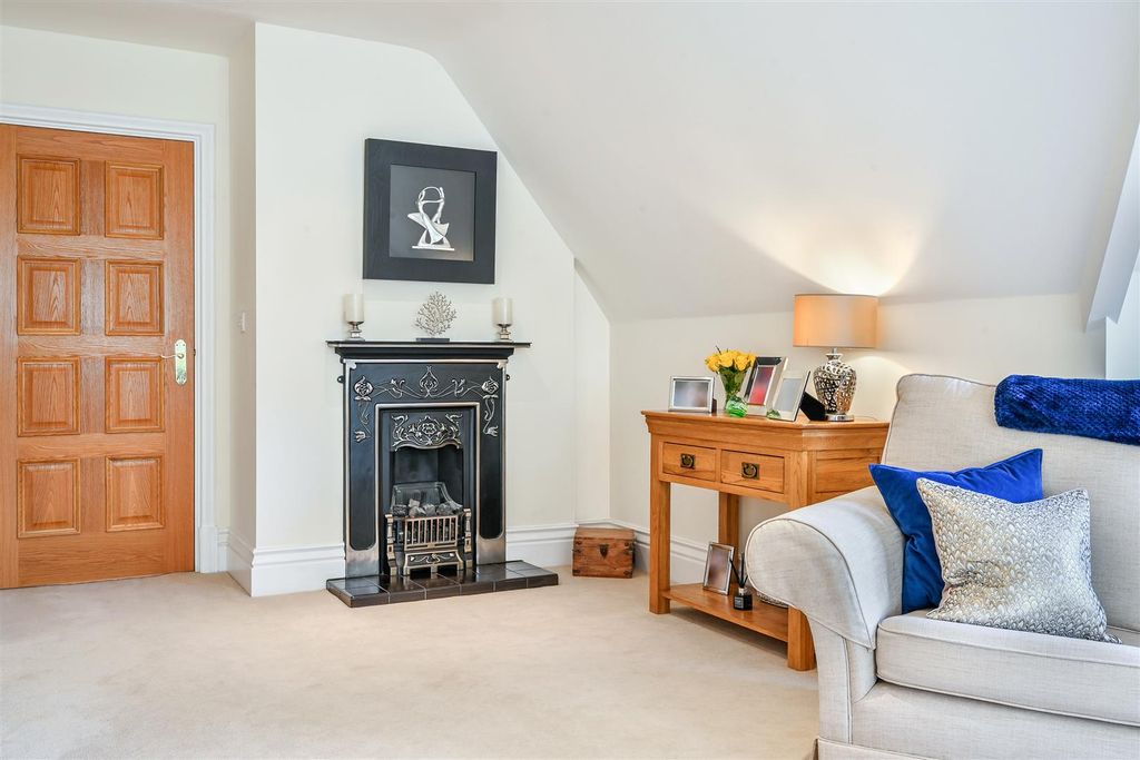 Additional image 13 of 2 bed flat for saleHolly Hill Park, Banstead SM7