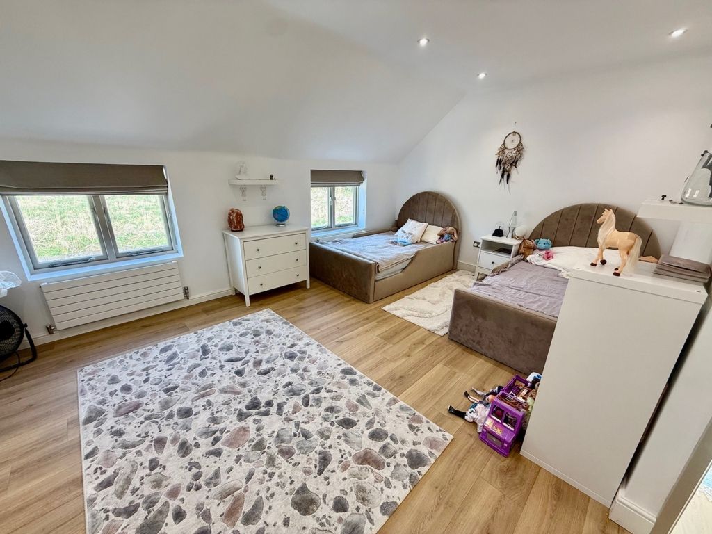 Additional image 23 of 4 bed barn conversion for saleHigh Street, Castle Donington DE74