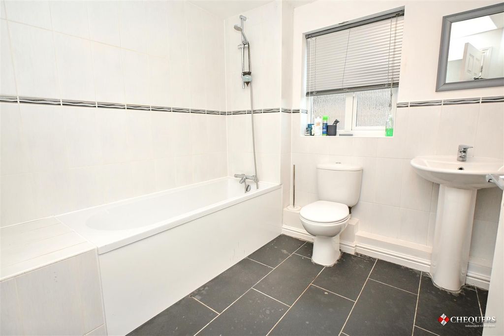 Additional image 11 of 2 bed flat for saleSherbourne Road, Basingstoke RG21