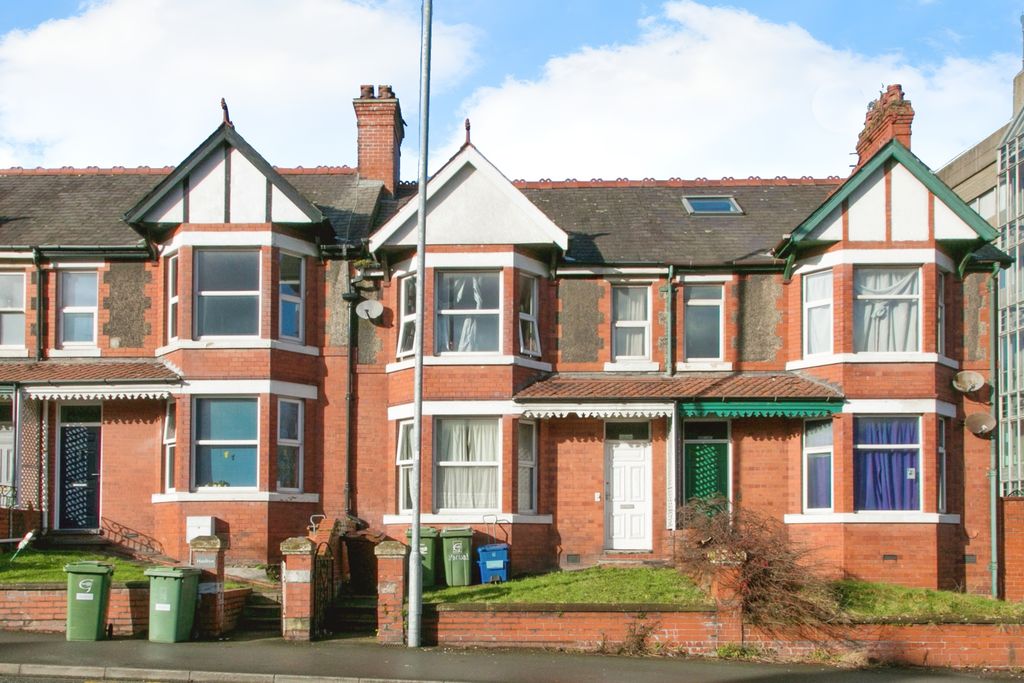 6 bed terraced house for saleDeiniol Road, Bangor, Gwynedd LL57