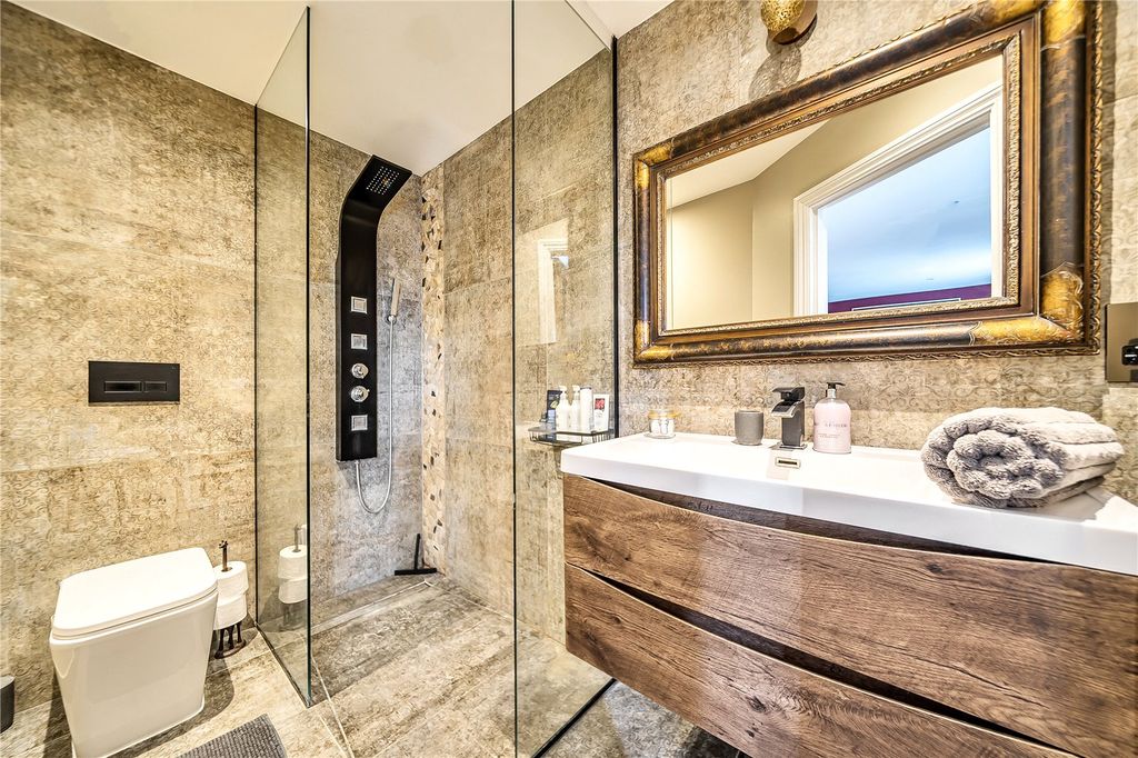 Additional image 38 of 5 bed detached house for saleFremantle Road, Belvedere DA17