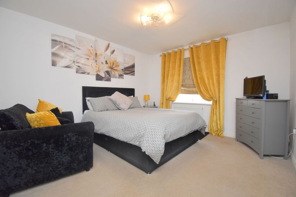 Additional image 12 of 5 bed detached house for saleBose Avenue, Biggleswade SG18