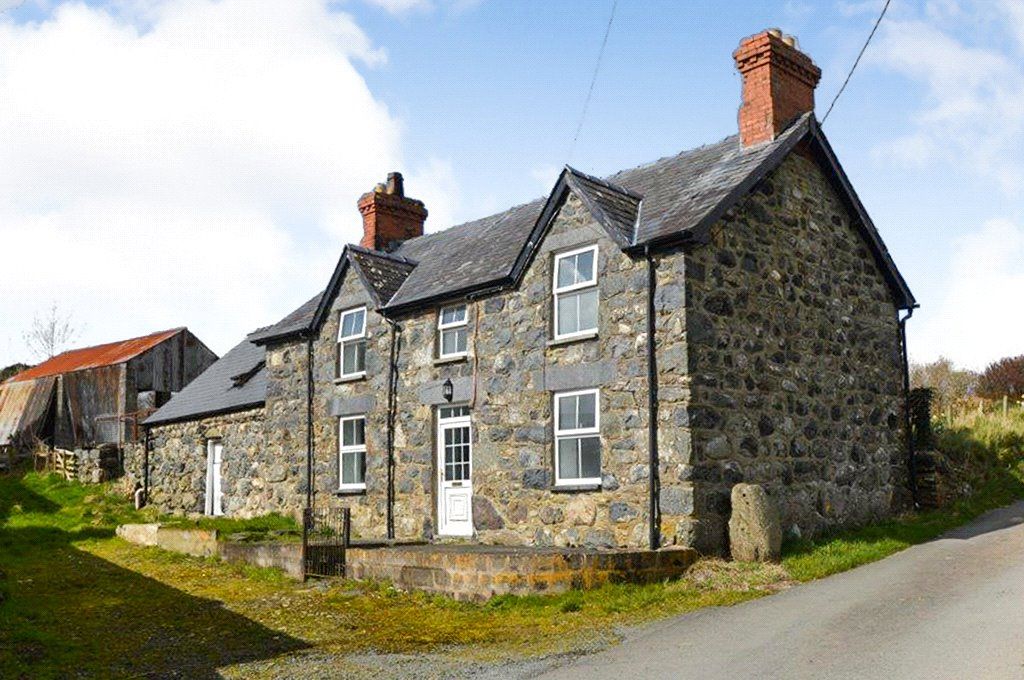 3 bed detached house for saleLlanegryn, Tywyn, Gwynedd LL36