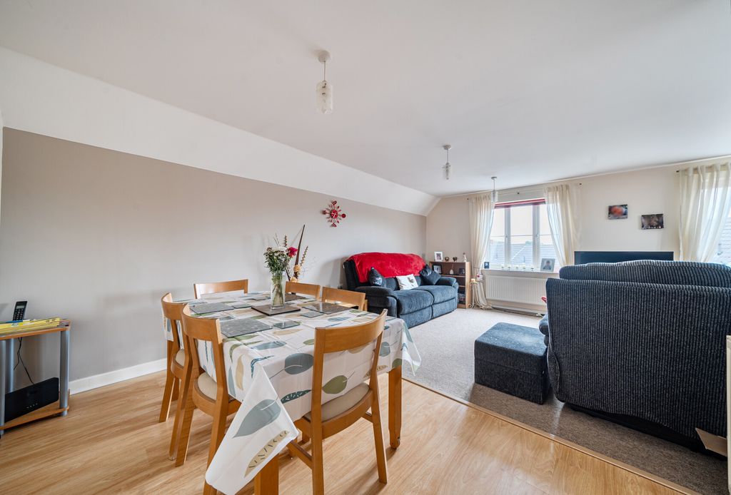 2 bed flat for salePhelps Mill Close, Dursley, Gloucestershire GL11 photo 5
