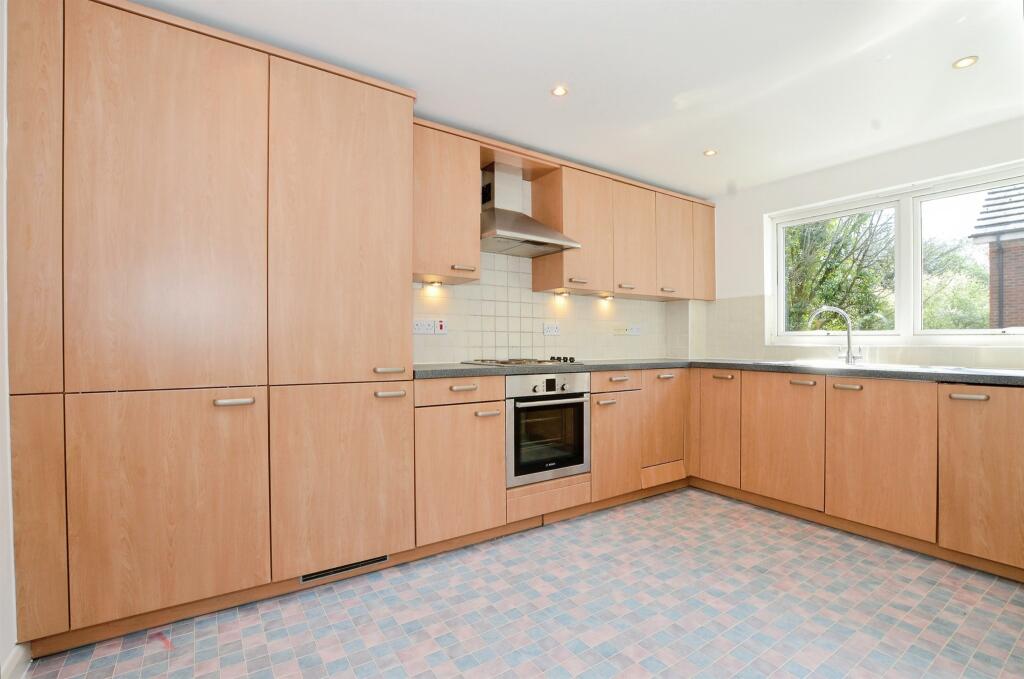 Additional image 2 of Roundwood Lane, Harpenden