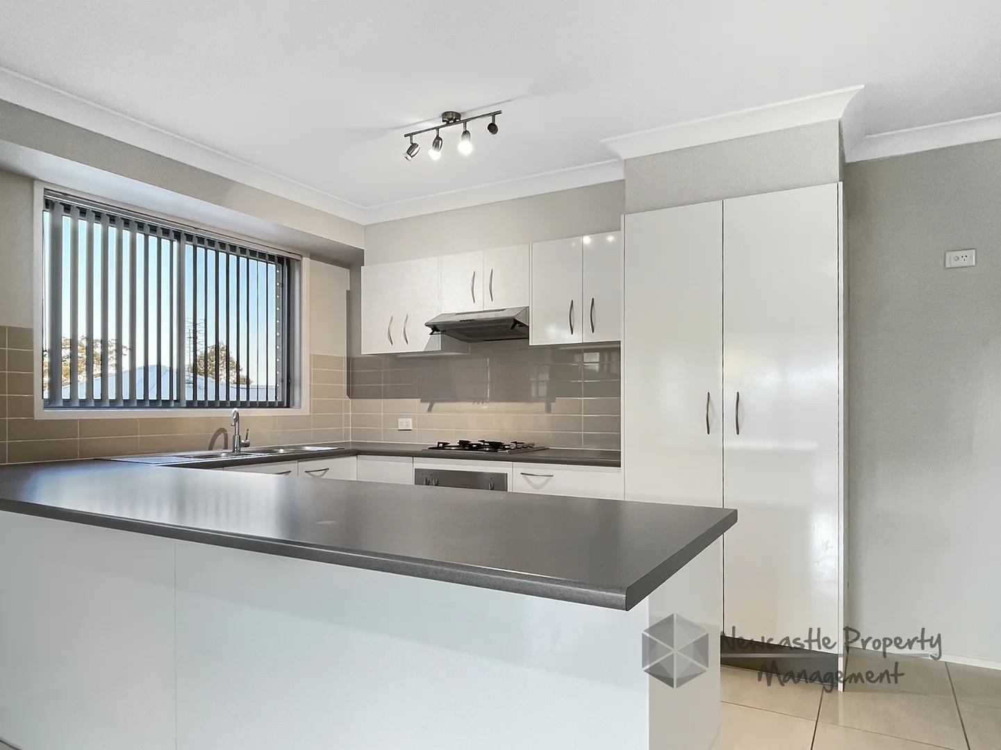 3 Macon Way, Cameron Park NSW 2285 photo 2