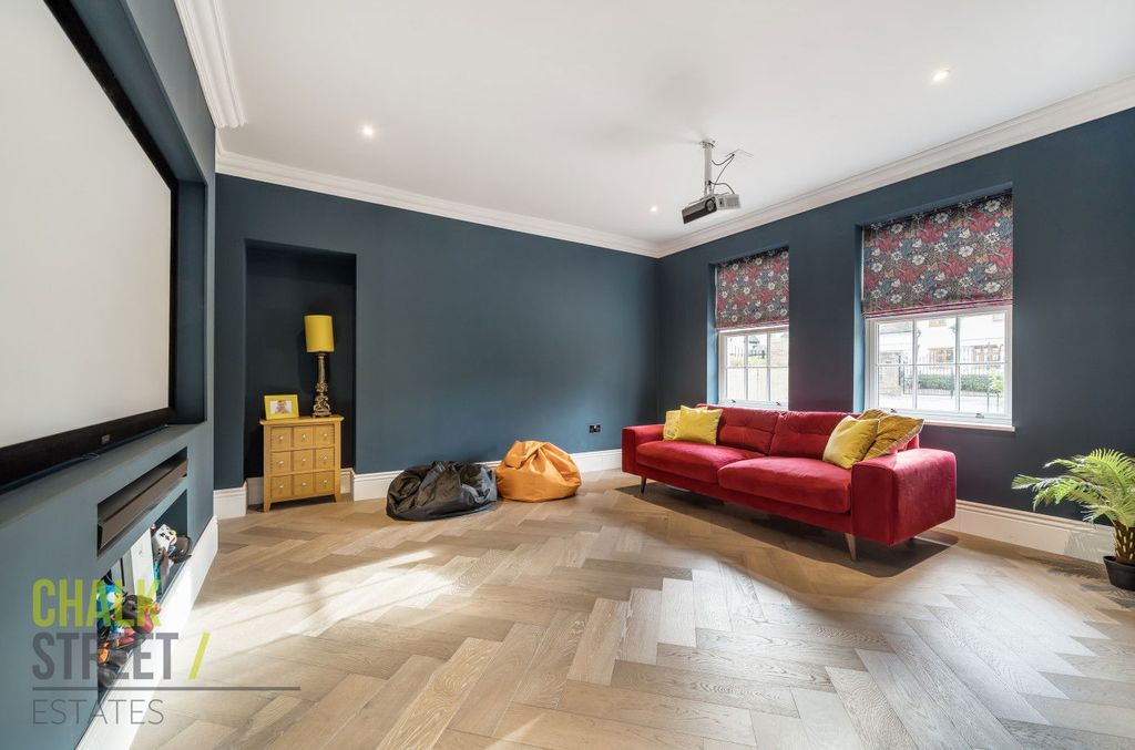 Additional image 16 of 5 bed detached house for saleWoodlands Avenue, Emerson Park RM11