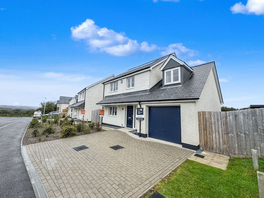 4 bed detached house for sale16 Lukes Farm, Sheepwash EX21
