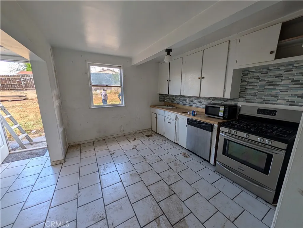 Additional image 2 of 1001 W Heald Ave, Lake Elsinore, CA 92530