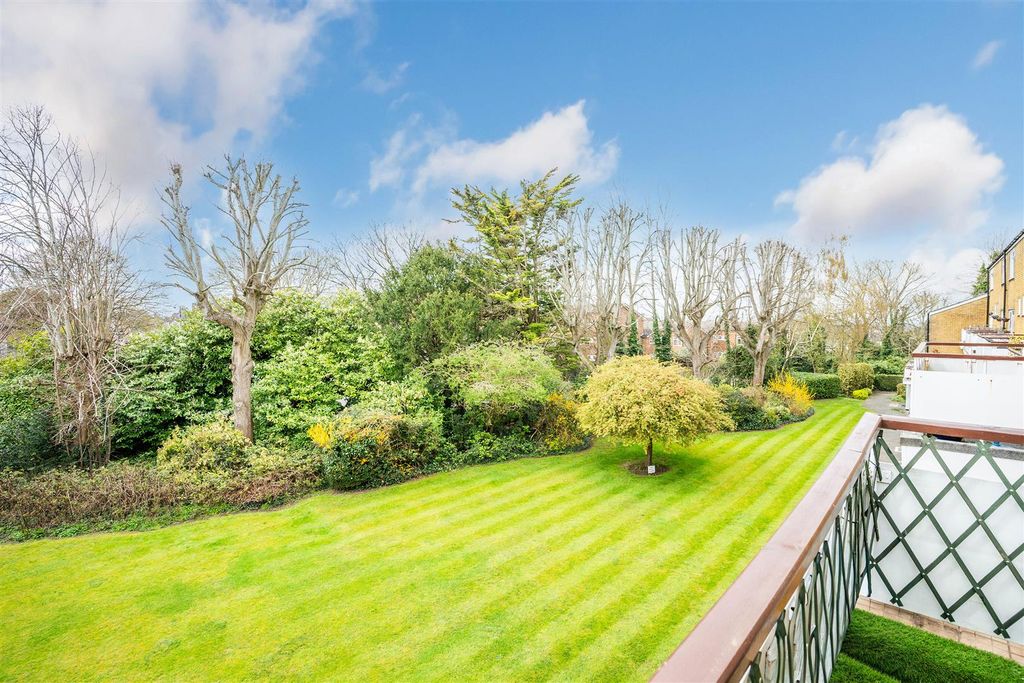 Additional image 3 of 2 bed flat for saleWell House, Woodmansterne Lane, Banstead SM7