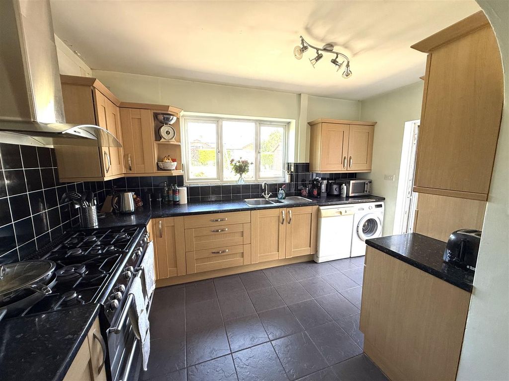 Additional image 3 of 4 bed detached house for saleDovedale Crescent, Belper DE56