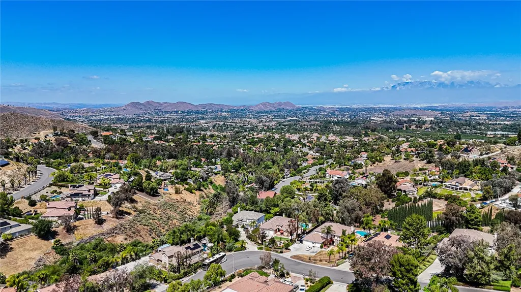 Additional image 38 of 16693 Weeping Willow Dr, Riverside, CA 92503