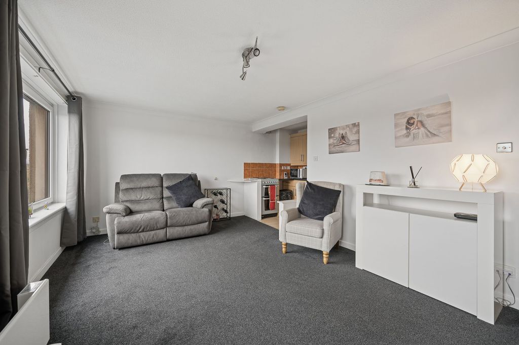 2 bed flat for salePark View, Stoneyburn EH47 photo 3