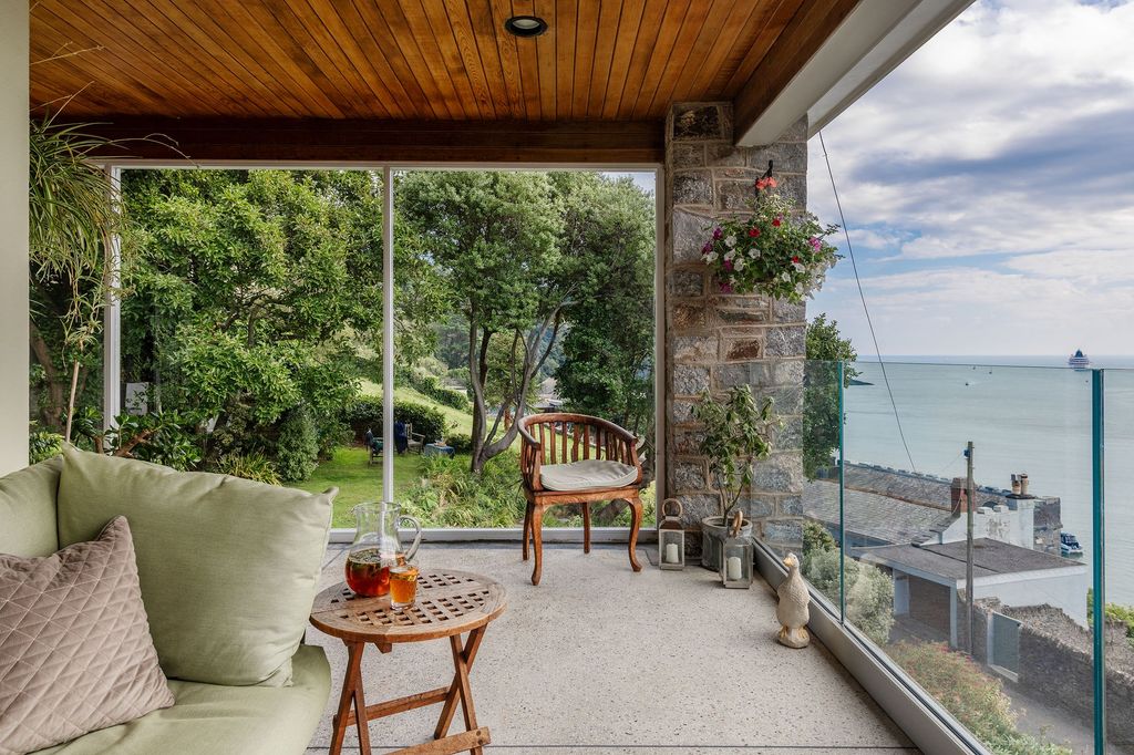 6 bed detached house for saleCrosstrees, Beacon Road, Kingswear TQ6 photo 4