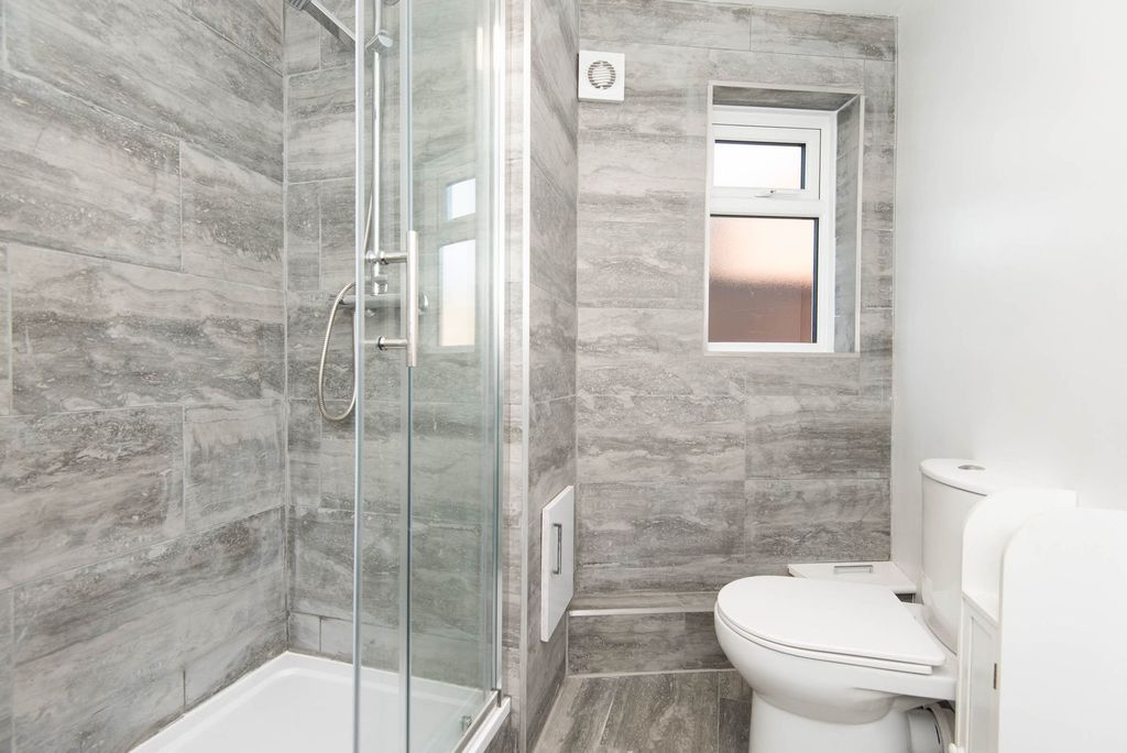 Additional image 13 of 2 bed flat for saleSt. Johns Road, Chesterfield S41
