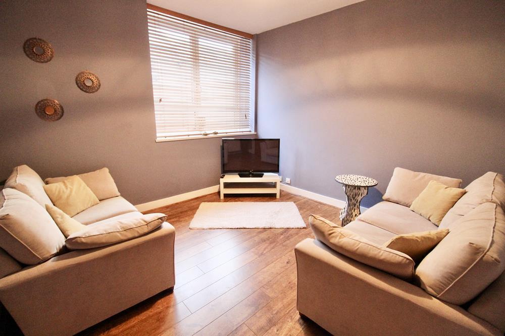 Ashvale Place, Top Floor, AB10 photo 2