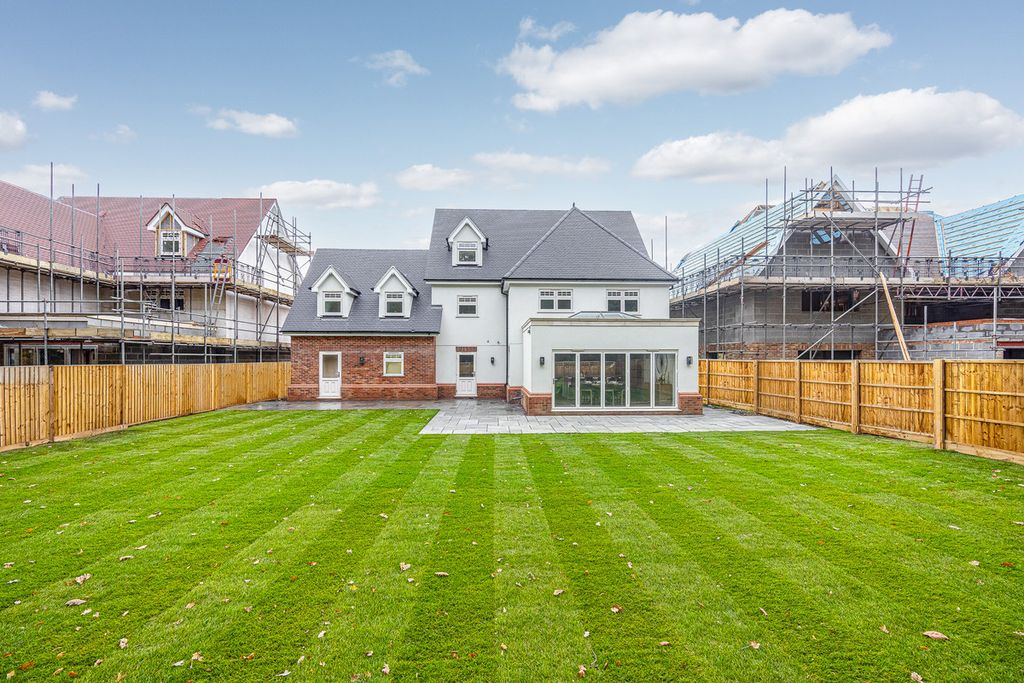 Additional image 44 of 5 bed detached house for saleNashlea Farm, Poors Lane North, Benfleet SS7