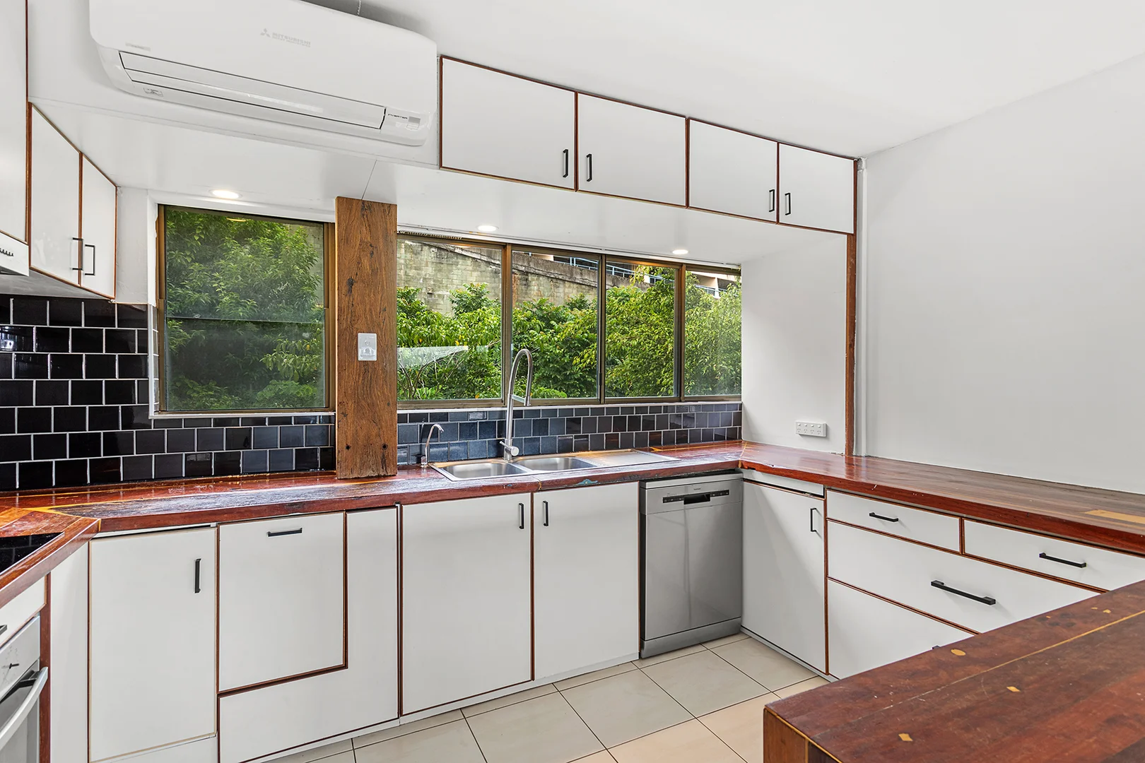 Additional image 6 of 23/2 Eshelby Drive, Cannonvale QLD 4802