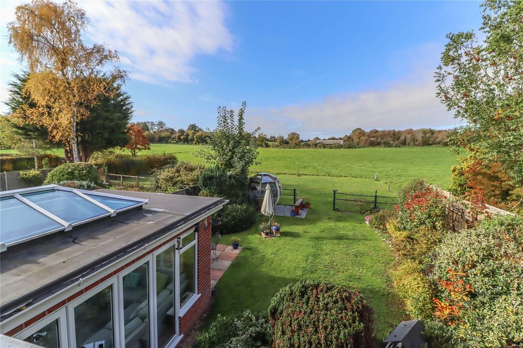 Additional image 2 of 5 bed link detached house for saleYew Tree Close, Goodworth Clatford, Andover, Hampshire SP11