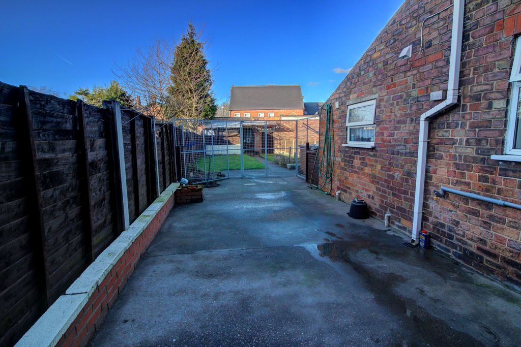 Additional image 10 of 3 bed semi-detached house for saleSilver Street, Barnetby DN38