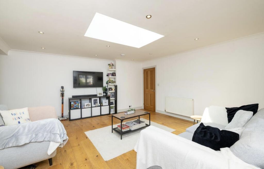Additional image 4 of 1 bed flat for saleFlat 6, 26 Horse Fair, Banbury OX16
