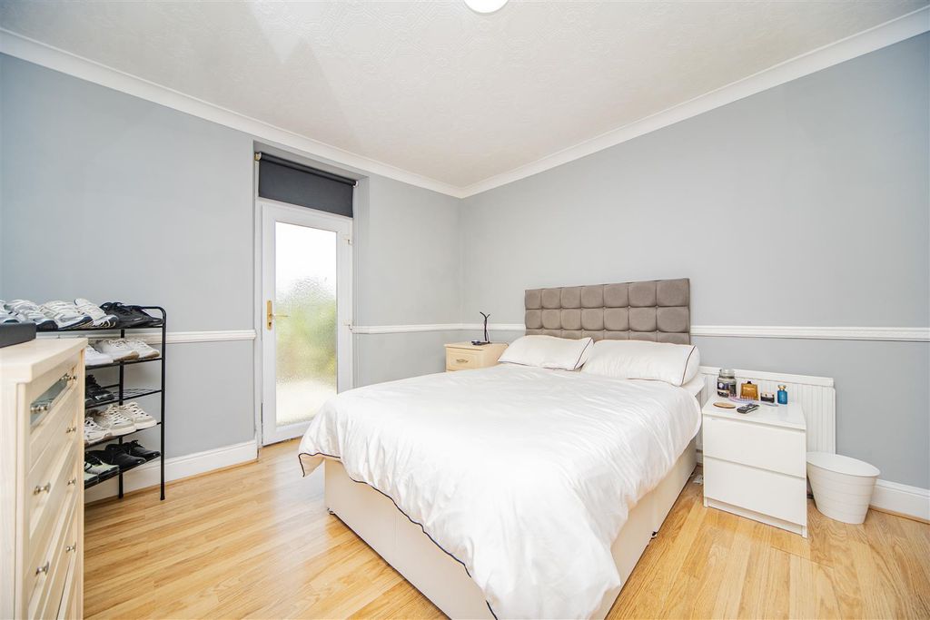 Additional image 30 of 4 bed terraced house for saleCharles Place, Barry CF62