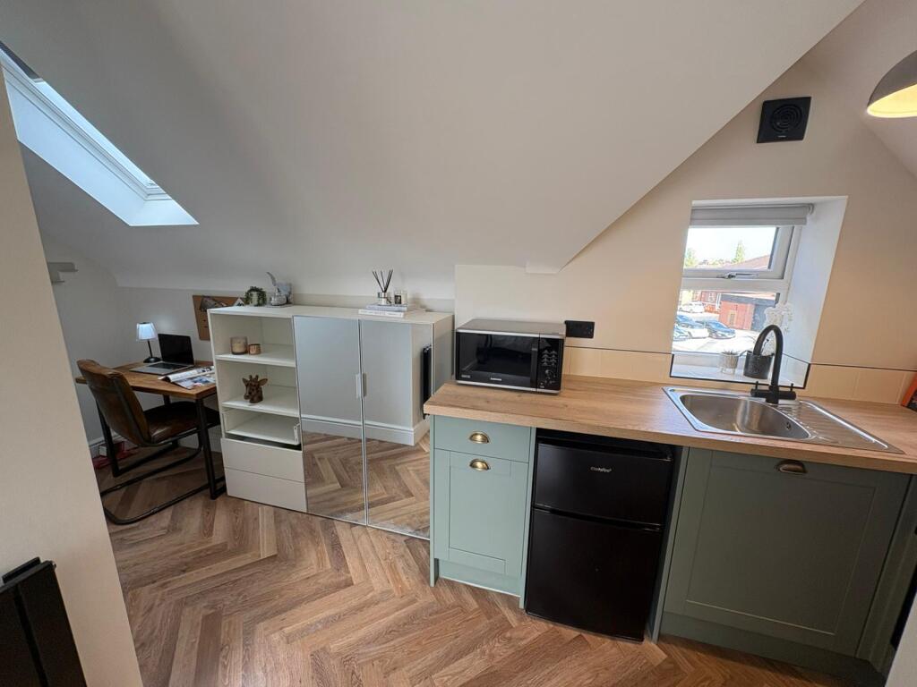 S5 U 71 Raddlebarn Road, Selly Oak, West Midlands, B29