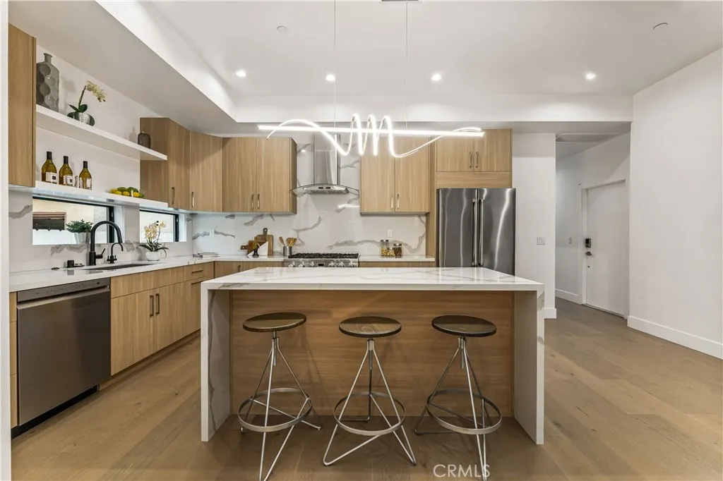 Additional image 68 of 1170 S Lucerne Blvd, Los Angeles, CA 90019