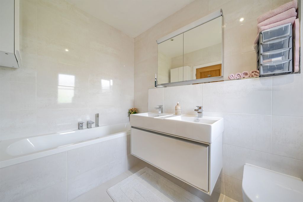 Additional image 9 of 3 bed semi-detached house for saleChestnut Drive, Berkhamsted HP4