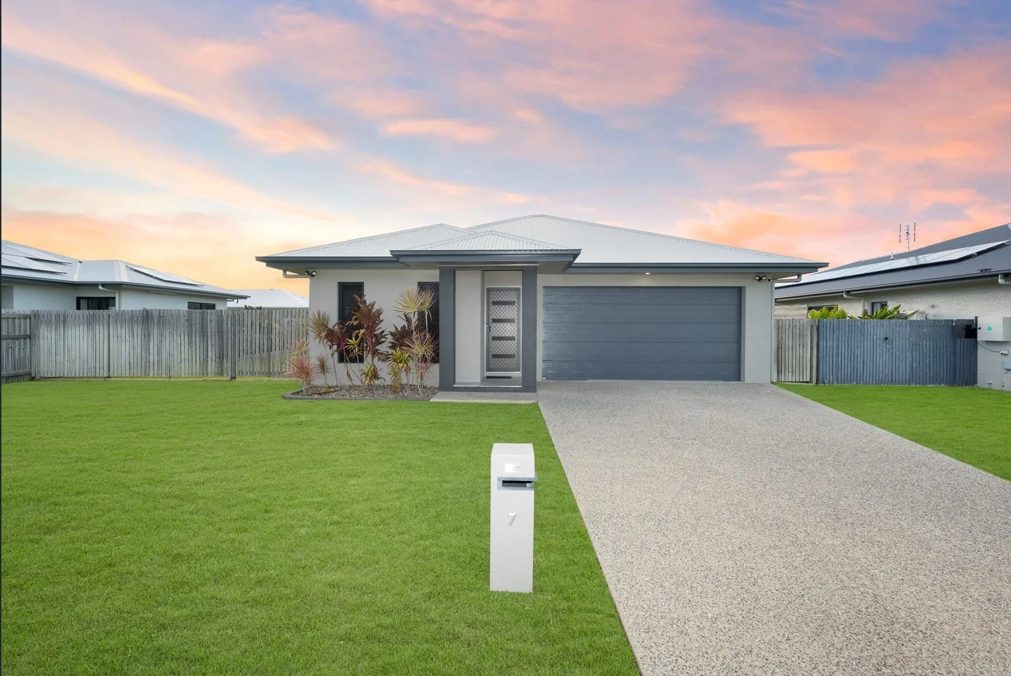 7 Henderson Street, Mount Low QLD 4818