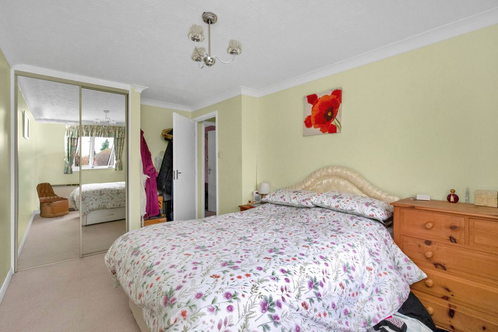 Additional image 11 of 2 bed flat for saleEllingham Close, Alresford SO24