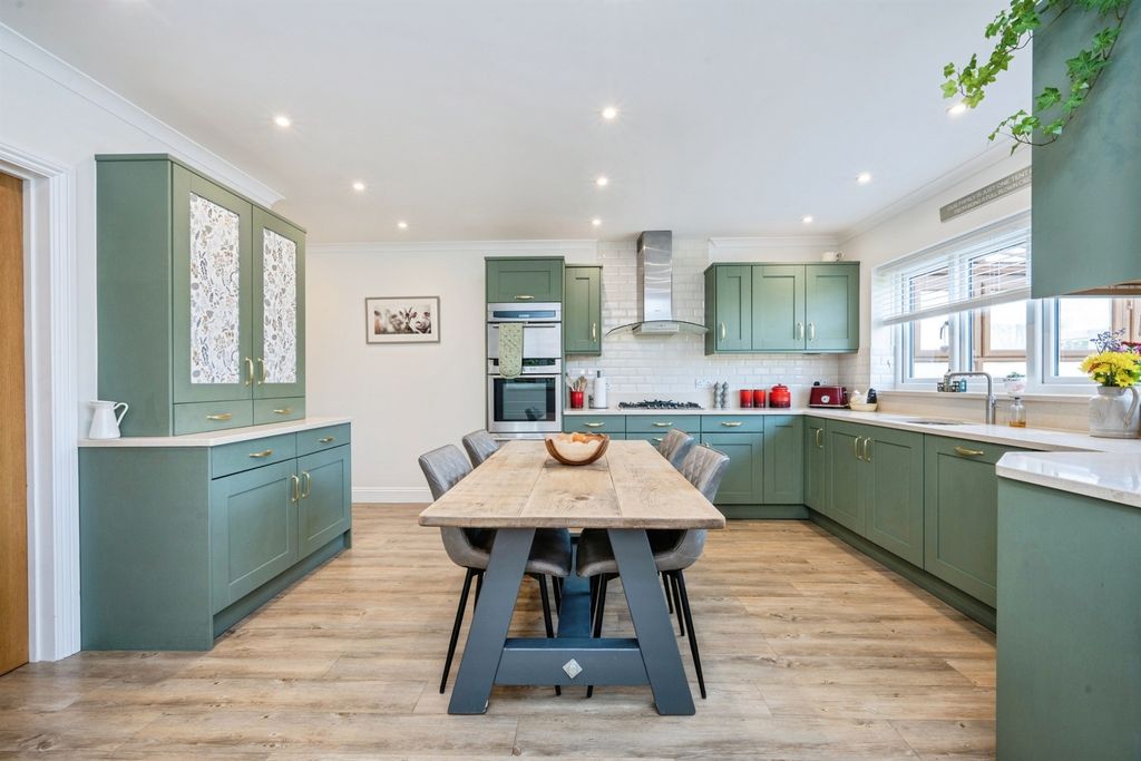 Additional image 6 of 4 bed detached house for saleMarroway, Weston Turville, Aylesbury HP22