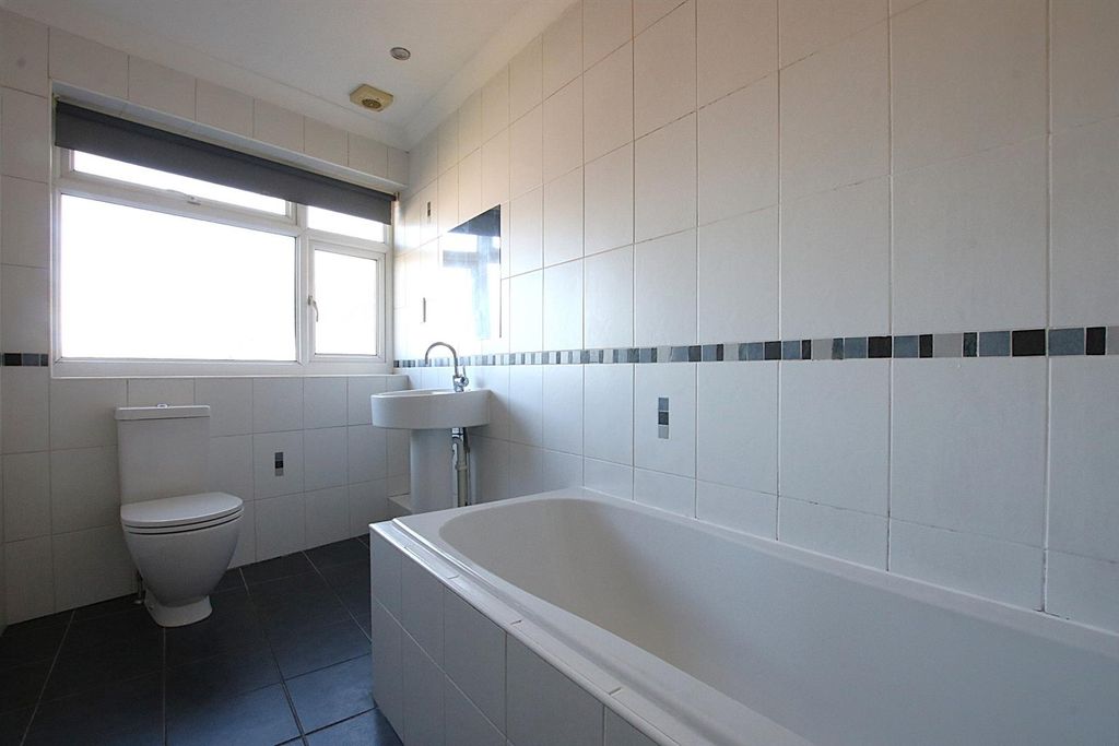 Additional image 7 of 1 bed flat for saleWoodfield Lane, Ashtead KT21