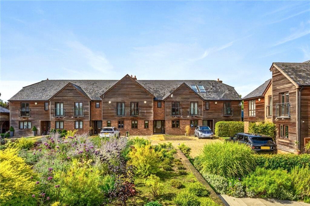 4 bed terraced house for saleAddlestone, Surrey KT15