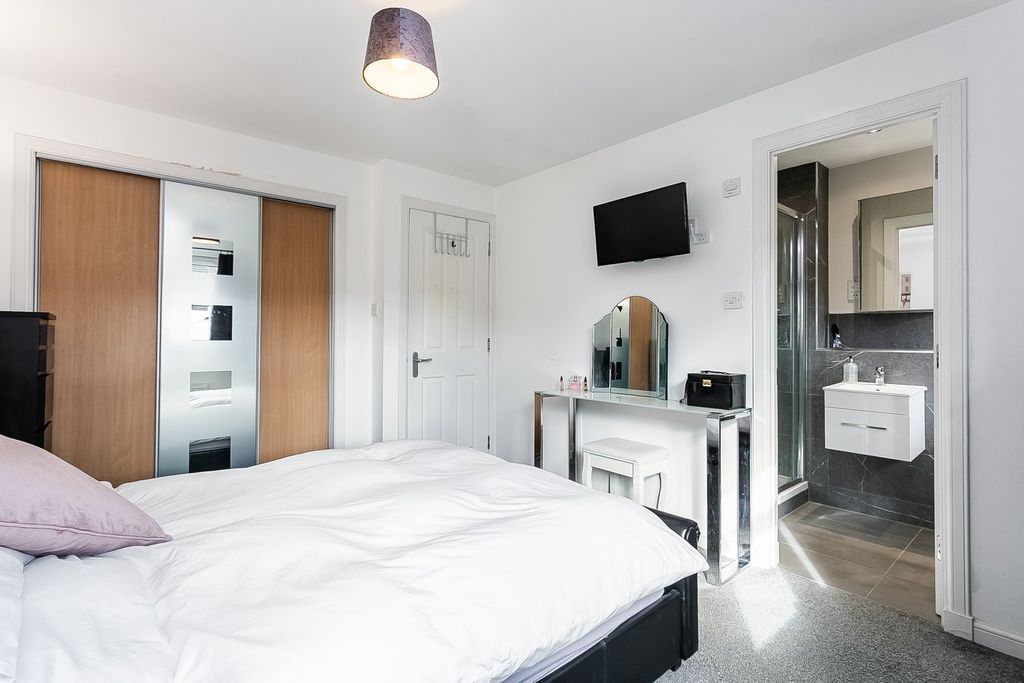 Additional image 16 of 4 bed semi-detached house for saleFernieside Place, Edinburgh EH17