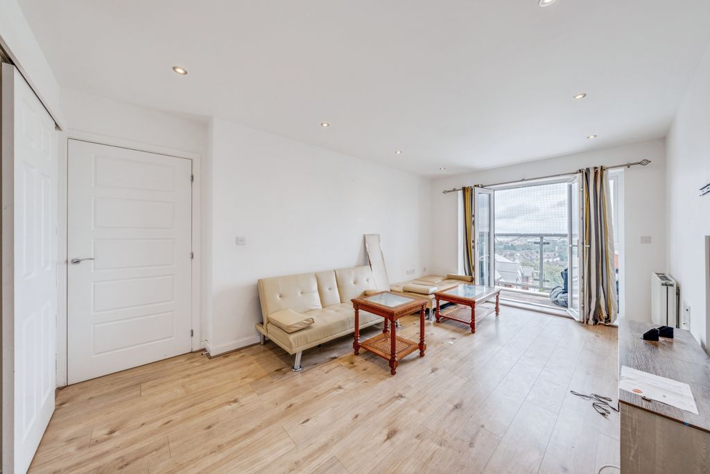 Additional image 8 of 2 bed flat for saleMorris Drive, Belvedere DA17