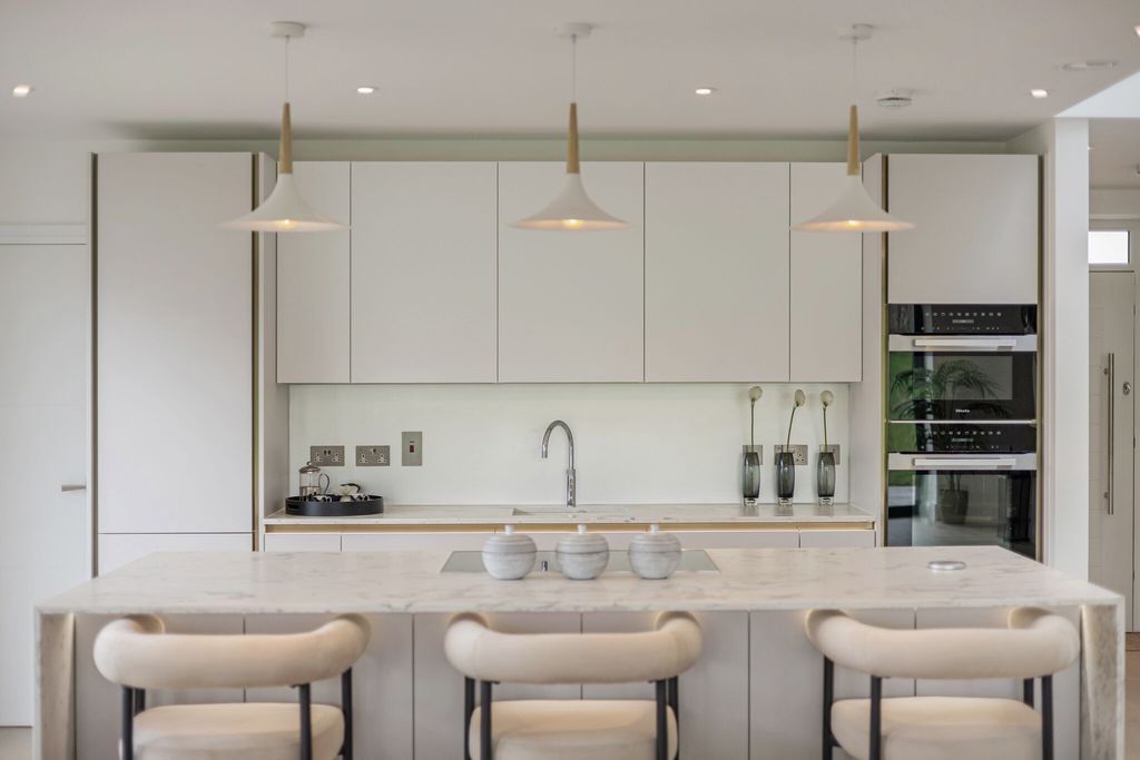 Additional image 7 of 4 bed detached house for saleCourtlands Park, Park Road, Banstead SM7